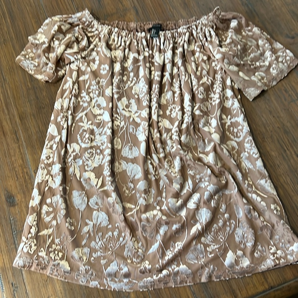 Teen/Girls tan Velvet Dress. Forever 21. Shortsleeved mini crushed velvet.
